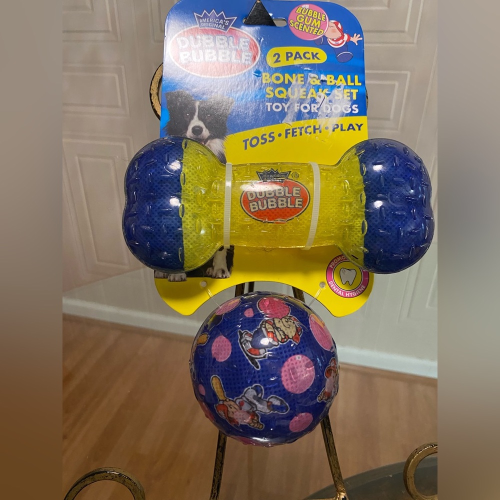 Dubble Bubble Set Of  Ball & Bone  With Loud Squeaker  Set